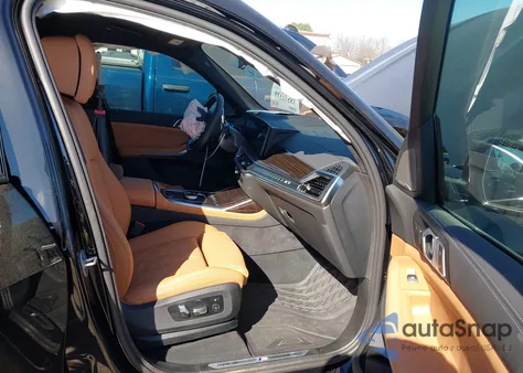 2026 BMW X7 xDrive40I z USA, uszkodzony, nr VIN 5UX23EM0XT9024585